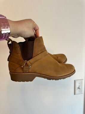 Teva Women’s Ankle Boot in Tan leather